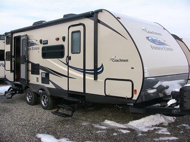 2015 Coachmen Freedom Express Photo