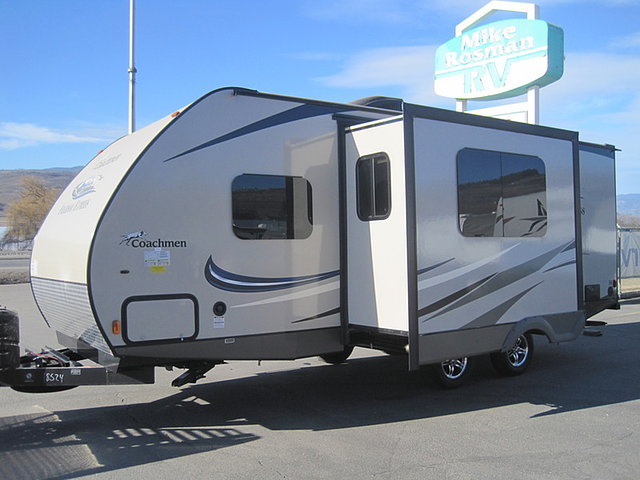 2015 Coachmen Freedom Express Photo