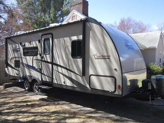 2014 Coachmen Freedom Express Photo