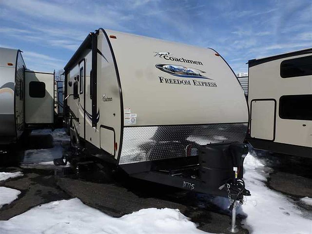 2015 Coachmen Freedom Express Photo