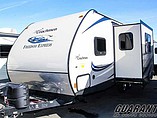 2015 Coachmen Freedom Express Photo #22