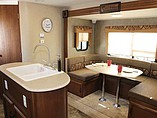 2015 Coachmen Freedom Express Photo #7