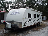 2010 Coachmen Freedom Express Photo #2