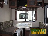 2015 Coachmen Freedom Express Photo #9