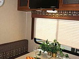 2015 Coachmen Freedom Express Photo #25