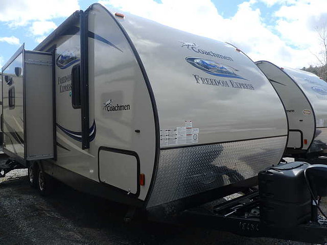 2015 Coachmen Freedom Express Photo