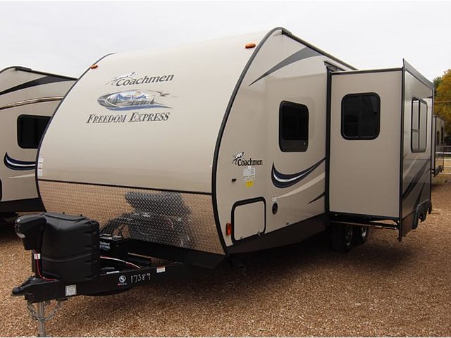 2015 Coachmen Freedom Express Photo