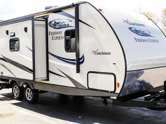2016 Coachmen Freedom Express Photo