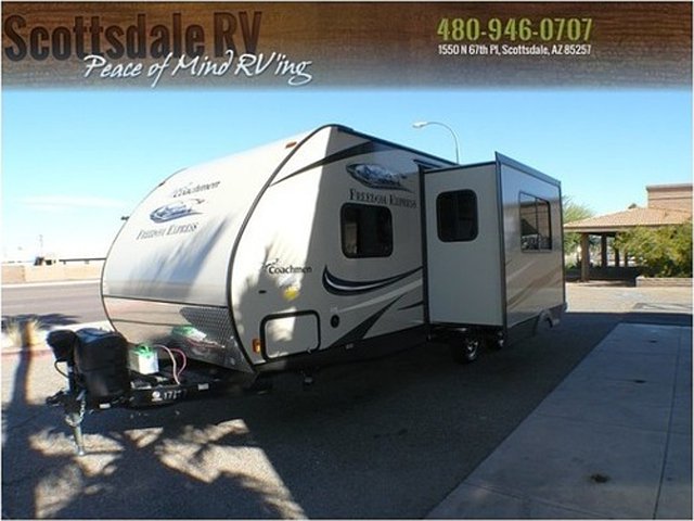 2015 Coachmen Freedom Express Photo