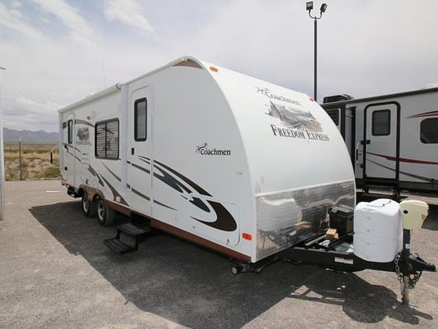 2012 Coachmen Freedom Express Photo