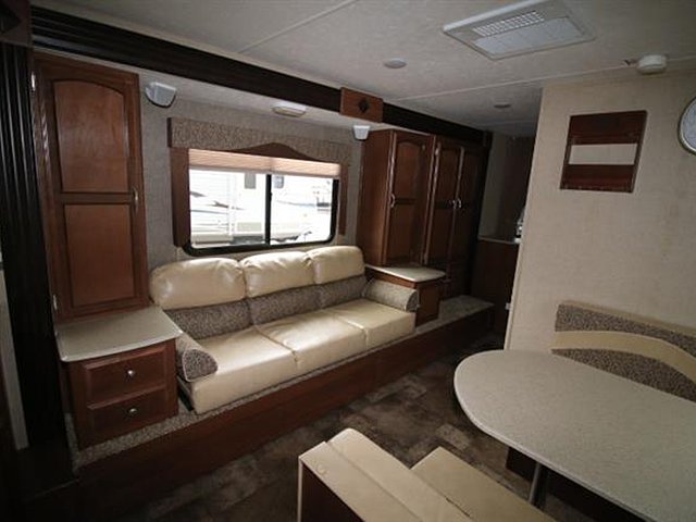 2015 Coachmen Freedom Express Photo