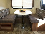 2015 Coachmen Freedom Express Photo #28