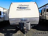 2015 Coachmen Freedom Express Photo #22
