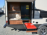 2016 Coachmen Freedom Express Photo #9