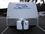 2010 Coachmen Freedom Express Photo #5