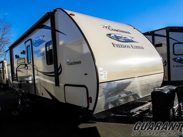 2015 Coachmen Freedom Express Photo