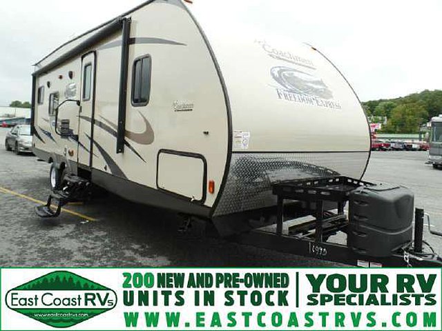 2015 Coachmen Freedom Express Photo
