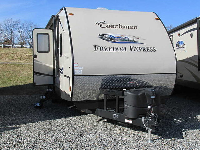 2015 Coachmen Freedom Express Photo