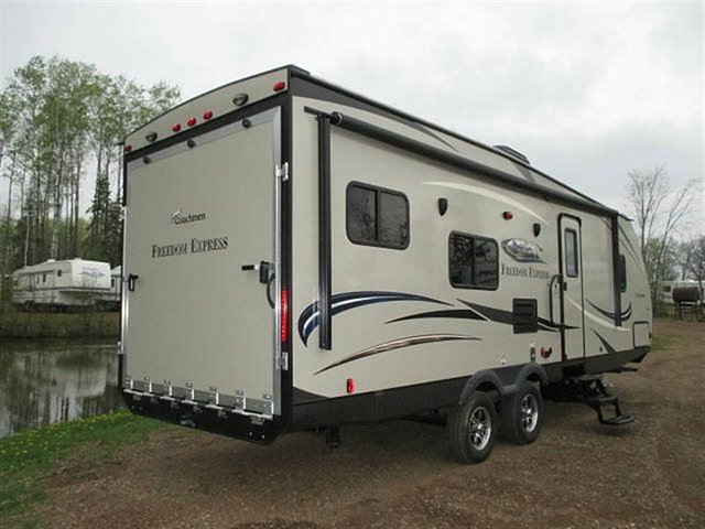 2016 Coachmen Freedom Express Photo