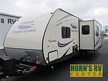 2015 Coachmen Freedom Express Photo #18
