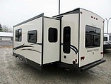 2016 Coachmen Freedom Express Photo #23