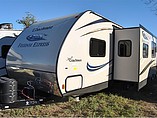 2015 Coachmen Freedom Express Photo #6