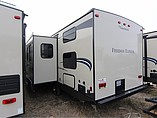 2015 Coachmen Freedom Express Photo #11