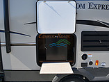 2016 Coachmen Freedom Express Photo #9