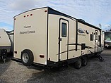 2015 Coachmen Freedom Express Photo #3