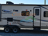 2015 Coachmen Freedom Express Photo #8