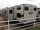 2015 Coachmen Freedom Express Photo #11