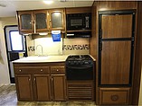 2015 Coachmen Freedom Express Photo #24