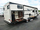 2016 Coachmen Freedom Express Photo #28