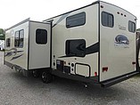 2015 Coachmen Freedom Express Photo #7