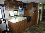 2015 Coachmen Freedom Express Photo #23