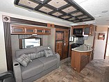 2016 Coachmen Freedom Express Photo #10