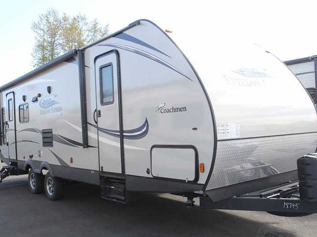 2015 Coachmen Freedom Express Photo