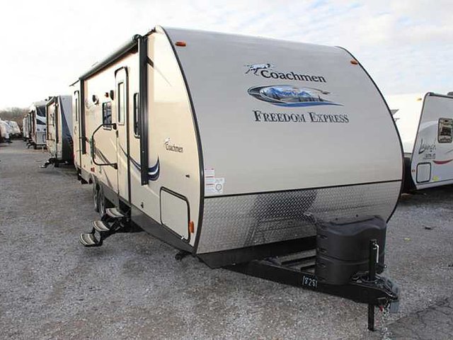 2015 Coachmen Freedom Express Photo
