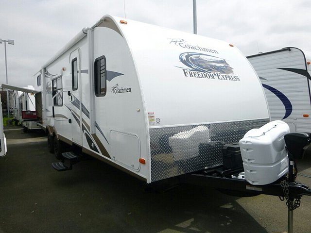 2013 Coachmen Freedom Express Photo