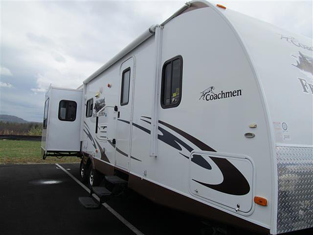 2012 Coachmen Freedom Express Photo