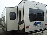 2014 Coachmen Freedom Express Photo #2
