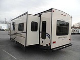 2016 Coachmen Freedom Express Photo #6
