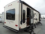 2016 Coachmen Freedom Express Photo #7