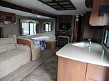 2016 Coachmen Freedom Express Photo #9