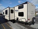 2015 Coachmen Freedom Express Photo #6