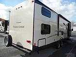 2015 Coachmen Freedom Express Photo #8