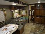 2016 Coachmen Freedom Express Photo #12