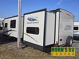 2015 Coachmen Freedom Express Photo #4