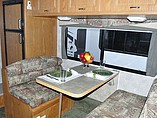2006 Coachmen Freelander Photo #5