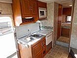 2006 Coachmen Freelander Photo #11
